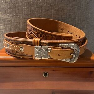 Vintage Genuine Leather Tooled Western Belt Oak Leaf Acorn Design Size 38 Cowboy
